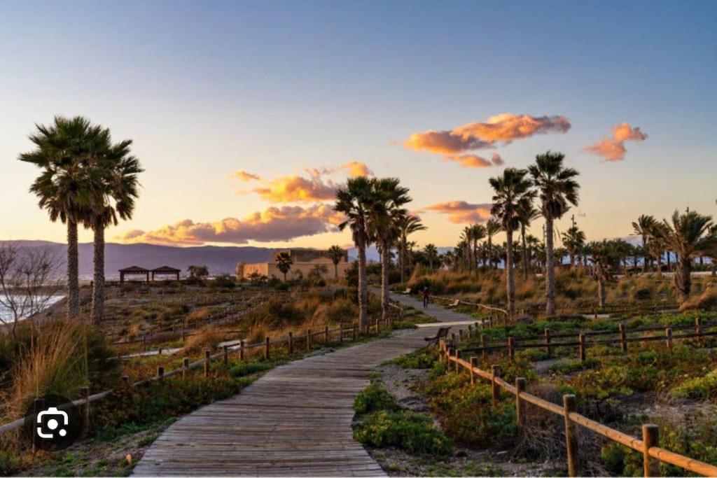 Apartmán Piso Familiar En El Toyo Almería Exteriér fotografie